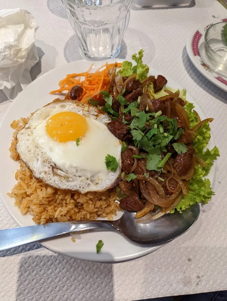 Boeuf Luc Lac Avec Oeuf Au Plat